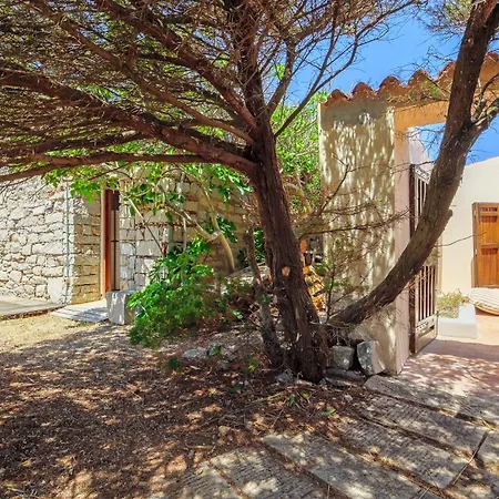 Itaca - Swimming Pool By The Sea * Λα Μανταλένα