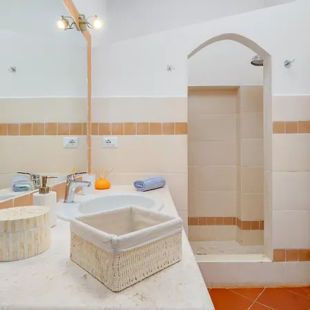 Itaca - Swimming Pool By The Sea Λα Μανταλένα