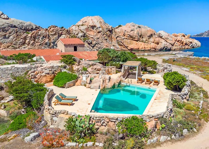 Itaca - Swimming Pool By The Sea * La Maddalena